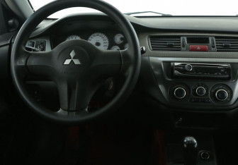 Подержанный автомобиль Mitsubishi Lancer Sedan 2007 года (14 фото)