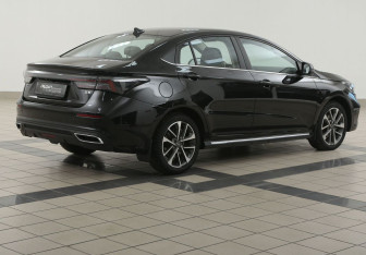 Подержанный автомобиль Omoda S5 2023 года (4 фото)