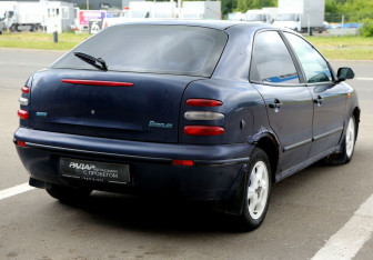Подержанный автомобиль Fiat Brava 2001 года (6 фото)
