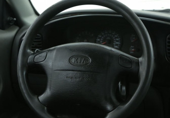 Подержанный автомобиль Kia Spectra Sedan 2006 года (16 фото)