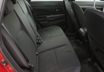 Подержанный автомобиль Mitsubishi ASX 2014 года (11 фото)