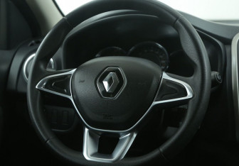 Подержанный автомобиль Renault Sandero 2020 года (16 фото)