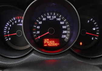 Подержанный автомобиль Kia Cerato Sedan 2011 года (6 фото)