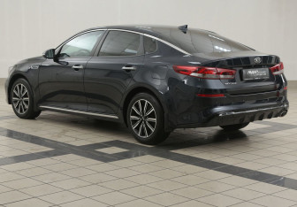 Подержанный автомобиль Kia Optima Sedan 2019 года (2 фото)