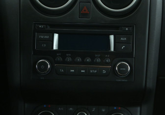 Подержанный автомобиль Nissan Qashqai 2012 года (13 фото)