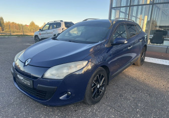 Подержанный автомобиль Renault Megane Wagon 2010 года (3 фото)
