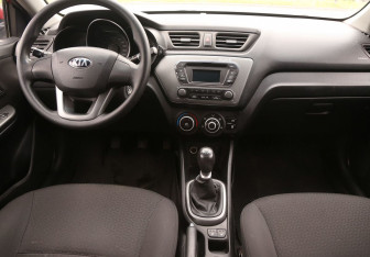 Подержанный автомобиль Kia Rio Sedan 2014 года (12 фото)