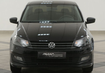 Подержанный автомобиль Volkswagen Polo Sedan 2015 года (6 фото)