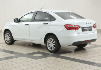 Подержанный автомобиль LADA (ВАЗ) Vesta Sedan 2018 года (2 фото)