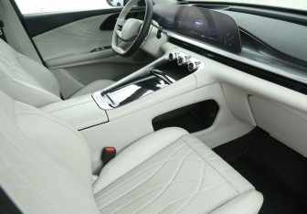 Подержанный автомобиль Exeed RX 2023 года (9 фото)