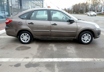 Подержанный автомобиль LADA (ВАЗ) Granta Liftback 2017 года (7 фото)