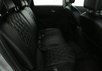 Подержанный автомобиль Nissan Qashqai 2010 года (11 фото)