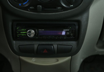 Подержанный автомобиль LADA (ВАЗ) Kalina Wagon 2011 года (13 фото)