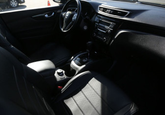 Подержанный автомобиль Nissan Qashqai 2014 года (13 фото)