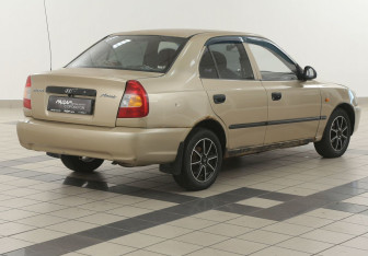 Подержанный автомобиль Hyundai Accent Sedan 2006 года (4 фото)