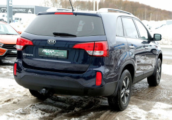 Подержанный автомобиль Kia Sorento 2014 года (6 фото)