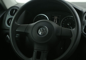 Подержанный автомобиль Volkswagen Tiguan 2014 года (16 фото)