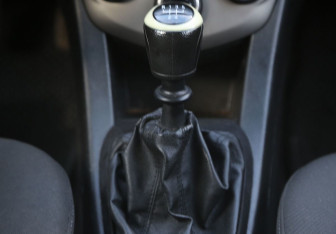 Подержанный автомобиль Chevrolet Aveo Sedan 2012 года (13 фото)