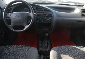 Подержанный автомобиль Chevrolet Lanos 2009 года (12 фото)