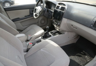 Подержанный автомобиль Kia Cerato Sedan 2006 года (9 фото)