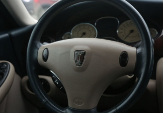 Подержанный автомобиль Rover 75 Sedan 2000 года (16 фото)