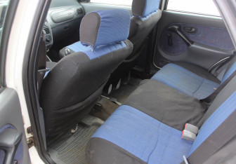 Подержанный автомобиль Fiat Palio Wagon 2000 года (12 фото)