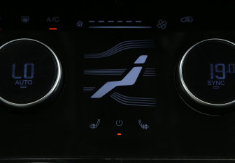 Подержанный автомобиль Exeed LX 2023 года (21 фото)