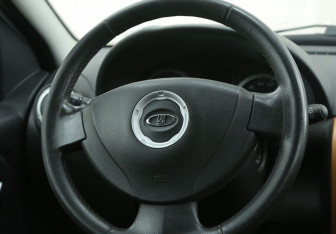 Подержанный автомобиль LADA (ВАЗ) Largus Wagon 2016 года (16 фото)