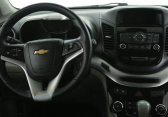 Подержанный автомобиль Chevrolet Orlando 2011 года (14 фото)