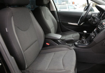Подержанный автомобиль Peugeot 408 2013 года (10 фото)