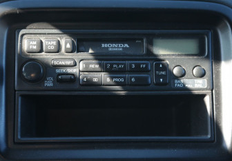 Подержанный автомобиль Honda CR-V 2001 года (14 фото)