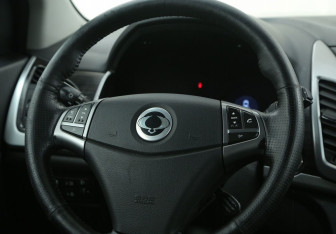 Подержанный автомобиль SsangYong Actyon 2013 года (16 фото)