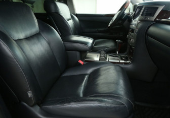 Подержанный автомобиль Lexus LX 2012 года (10 фото)