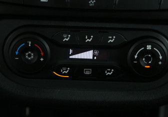 Подержанный автомобиль LADA (ВАЗ) Vesta Sedan 2022 года (17 фото)