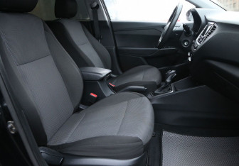 Подержанный автомобиль Hyundai Solaris Sedan 2021 года (9 фото)