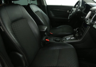 Подержанный автомобиль Chevrolet Captiva 2013 года (10 фото)
