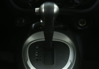 Подержанный автомобиль Nissan Juke 2014 года (15 фото)
