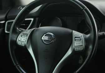 Подержанный автомобиль Nissan Qashqai 2014 года (16 фото)