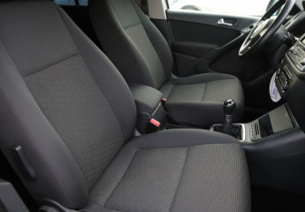 Подержанный автомобиль Volkswagen Tiguan 2012 года (10 фото)