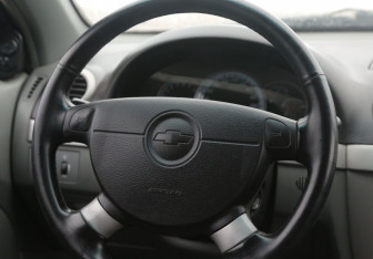 Подержанный автомобиль Chevrolet Lacetti Hatchback 2012 года (16 фото)