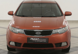 Подержанный автомобиль Kia Cerato Sedan 2010 года (6 фото)