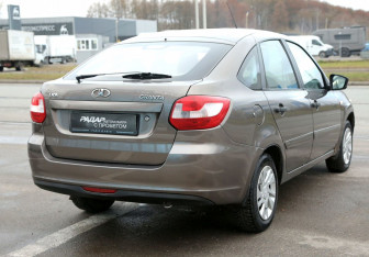 Подержанный автомобиль LADA (ВАЗ) Granta Liftback 2017 года (6 фото)