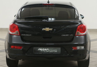Подержанный автомобиль Chevrolet Cruze Hatchback 2012 года (3 фото)