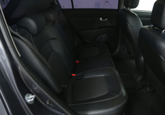 Подержанный автомобиль Kia Sportage 2015 года (11 фото)