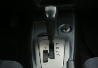 Подержанный автомобиль Mitsubishi Lancer Sedan 2006 года (15 фото)