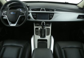 Подержанный автомобиль Geely Atlas 2019 года (14 фото)