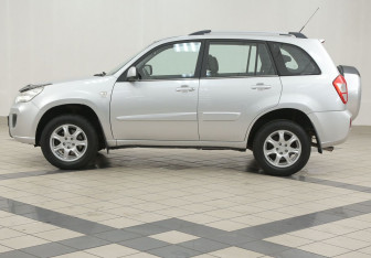 Подержанный автомобиль Chery Tiggo (T11) 2014 года (7 фото)