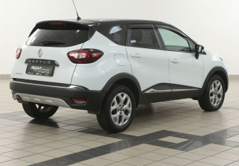 Подержанный автомобиль Renault Kaptur 2016 года (4 фото)