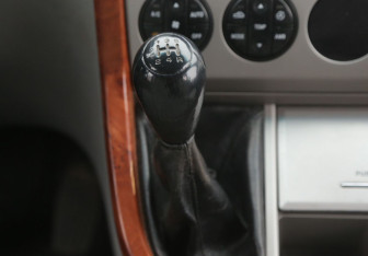 Подержанный автомобиль Kia Carnival 2005 года (16 фото)