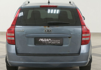 Подержанный автомобиль Kia Ceed Wagon 2008 года (3 фото)